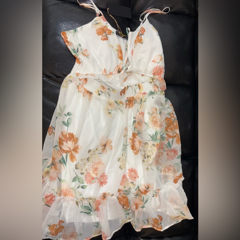Floral Social Features Dress in White and Orange Mini
